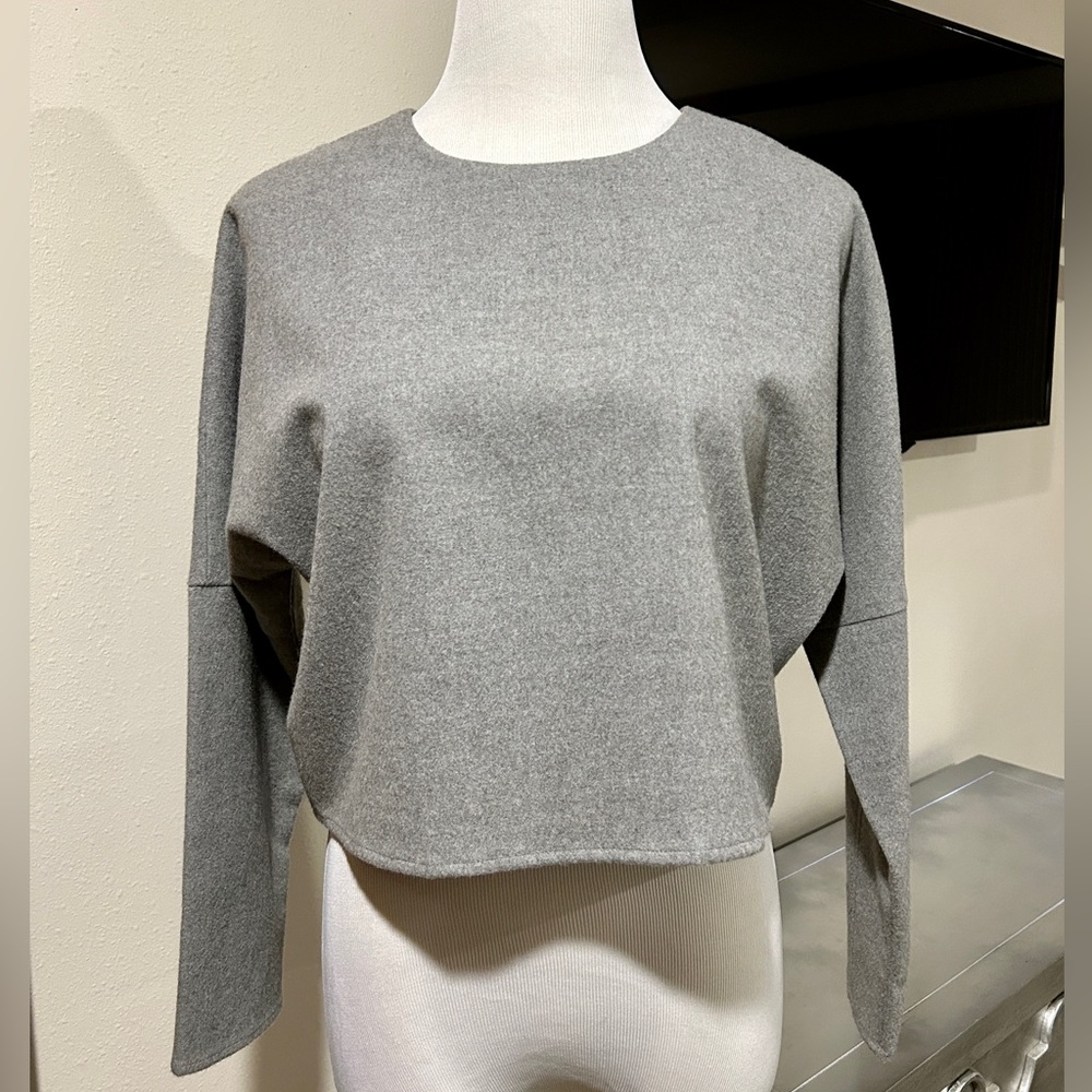 Beautiful Chelsea28 Gray Top sz Medium NWOT